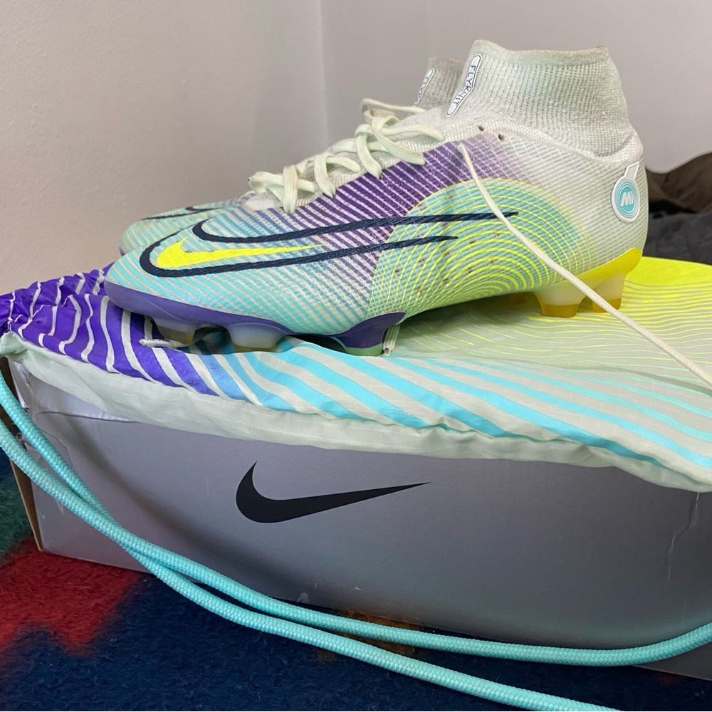 SOLD** Nike Mercurial Superfly 8 Elite Dream Speed